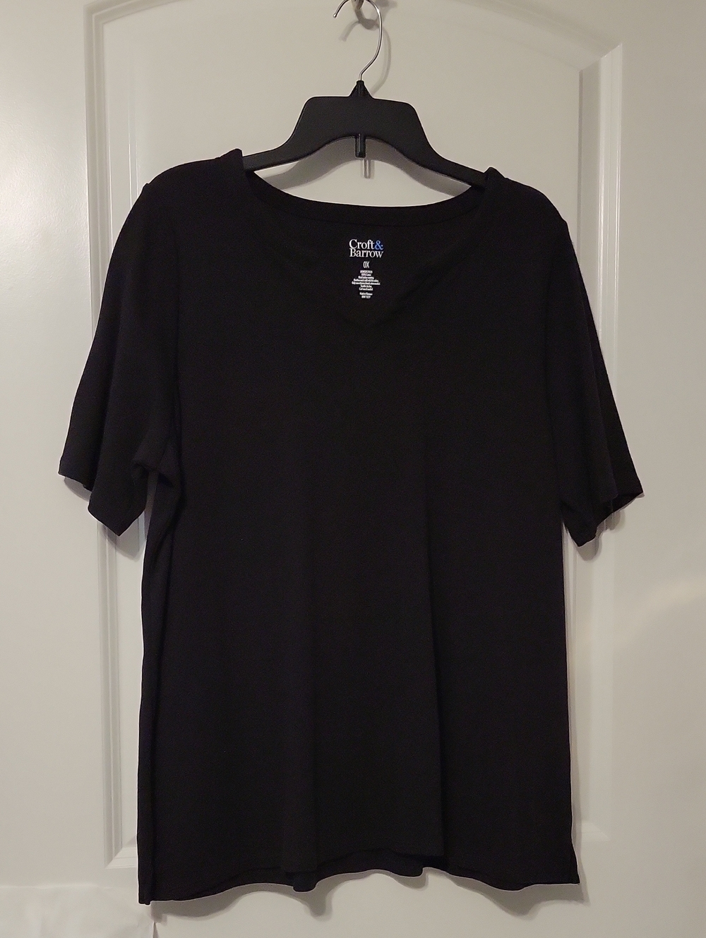 Croft & Barrow Black, V-Neck, 0X, Knit, Short Sleeve T-Shirt. Like New.
